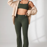 Women's Hugcurve No Front Seam Flare Leggings 31'' Aspen Olive