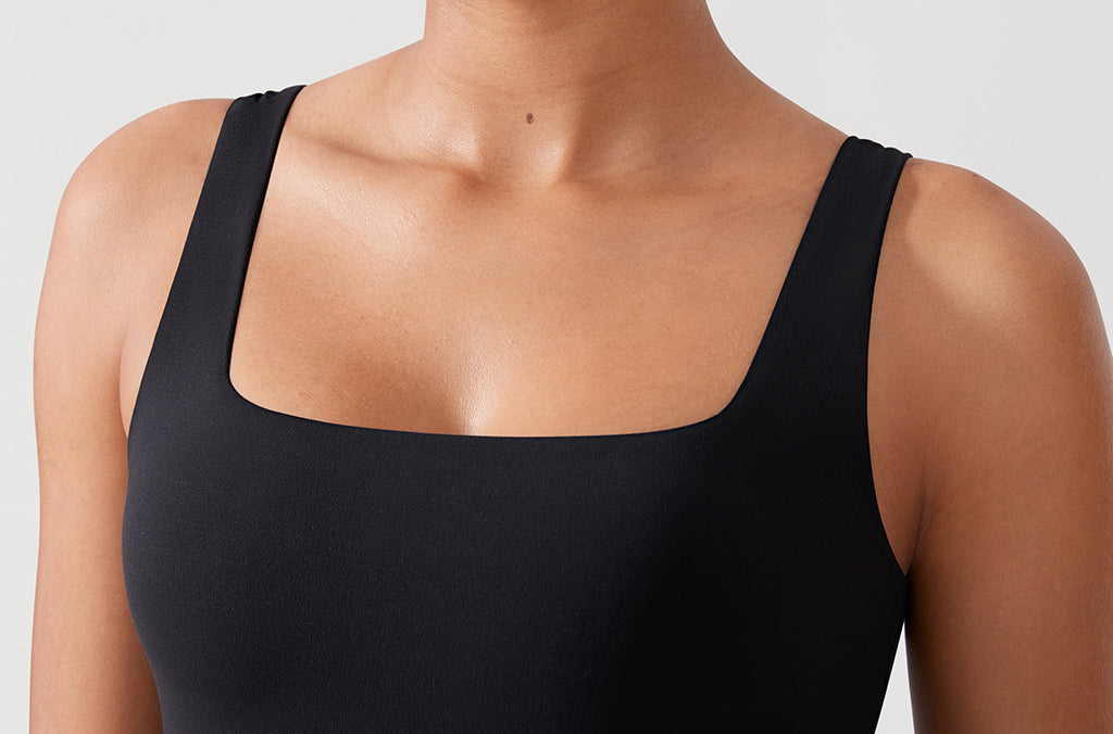 CRZ YOGA Women's Square Neck Longline Sports Bra Black