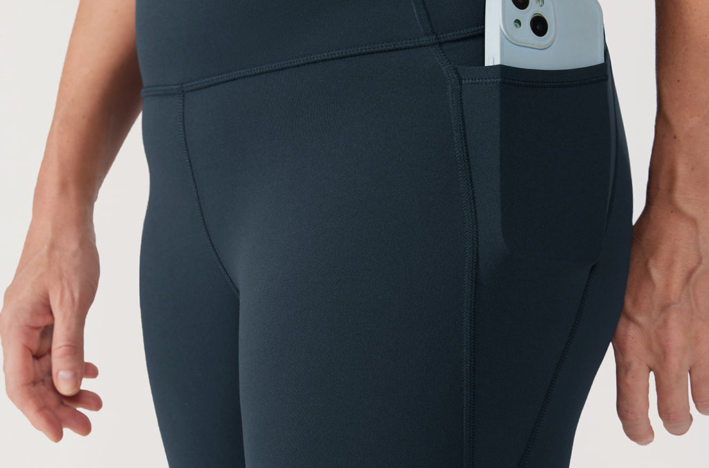 CRZ YOGA Women's Yoga Leggings 25" with Pockets True Navy